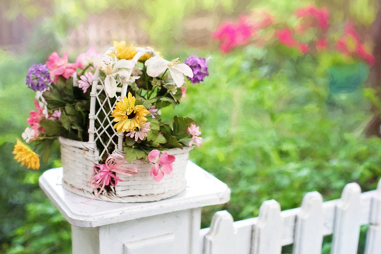 cesta de flores diversas